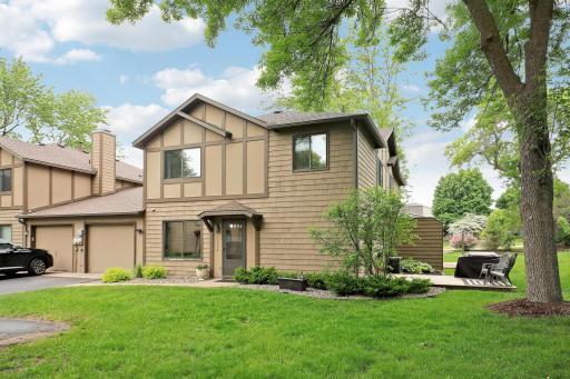 11594 Scotch Pine Court, Eden Prairie, MN 55344