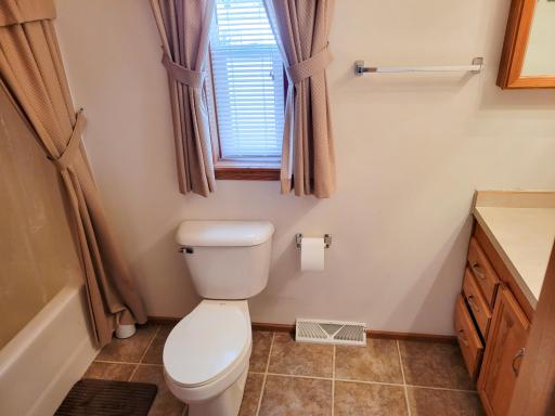 2432 Amberjack Lane, Maplewood, MN 55119