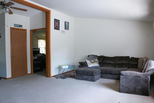 2432 Amberjack Lane, Maplewood, MN 55119