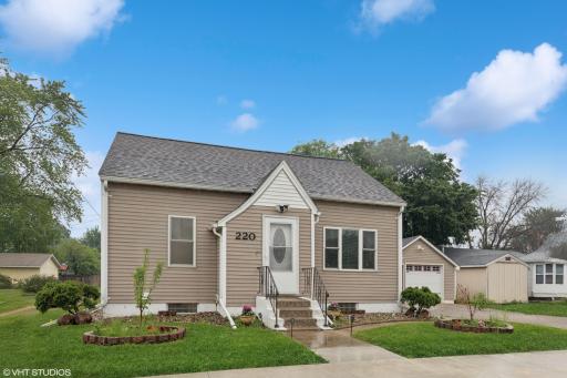 220 E State Street, Belle Plaine, MN 56011