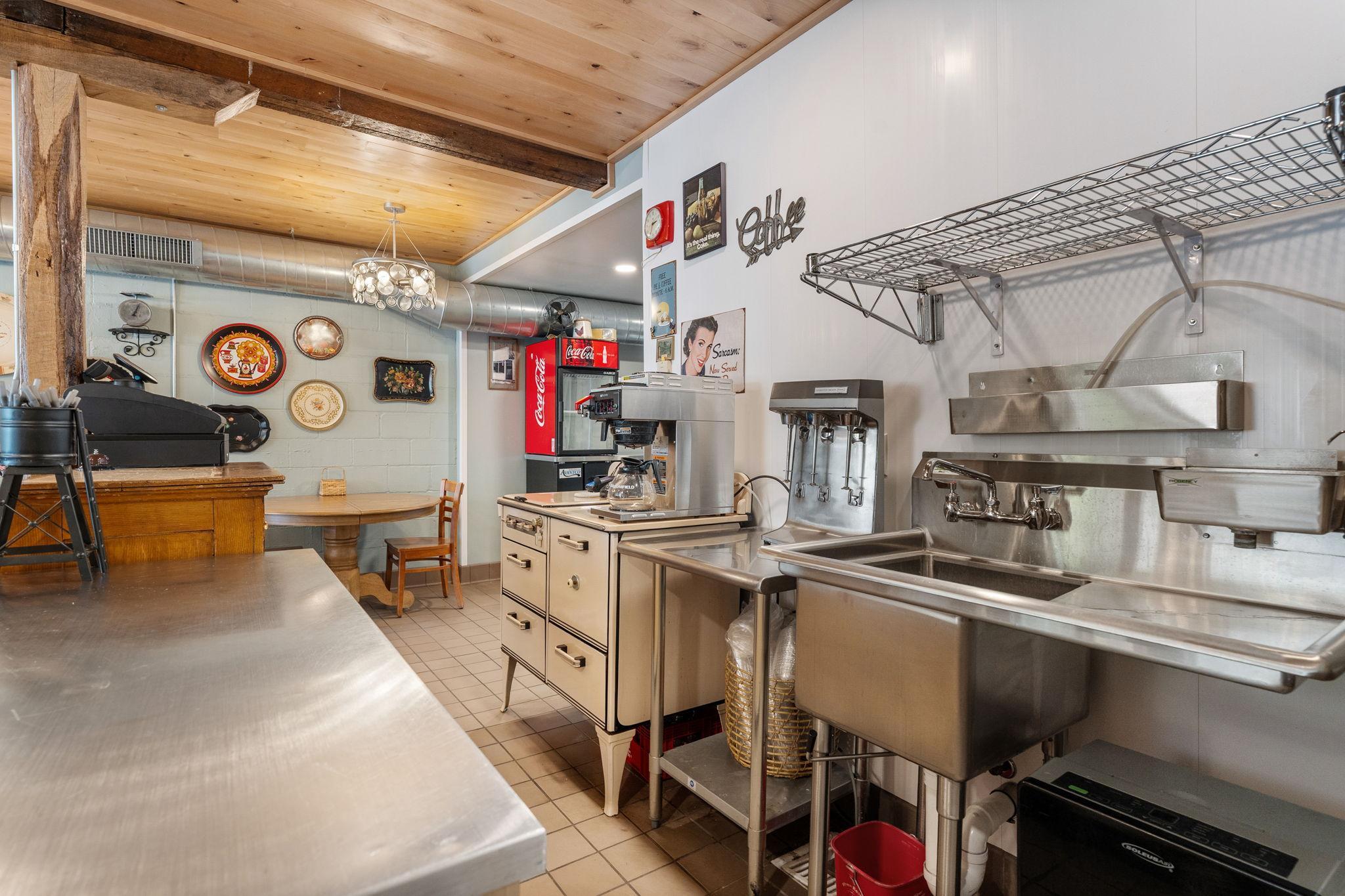 20-web-or-mls-116-mill-st-s.jpg