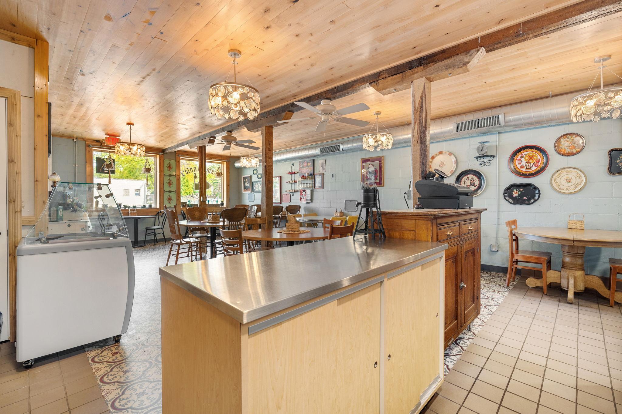 25-web-or-mls-116-mill-st-s.jpg