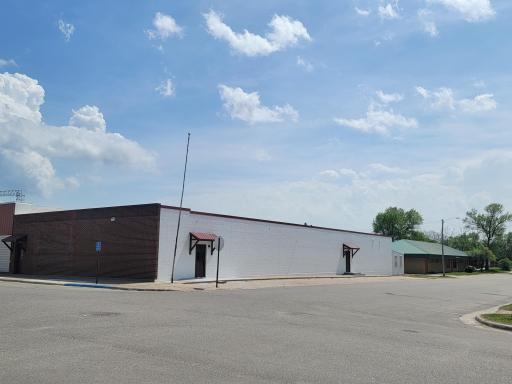 122 W Monroe Avenue, Mahnomen, MN 56557