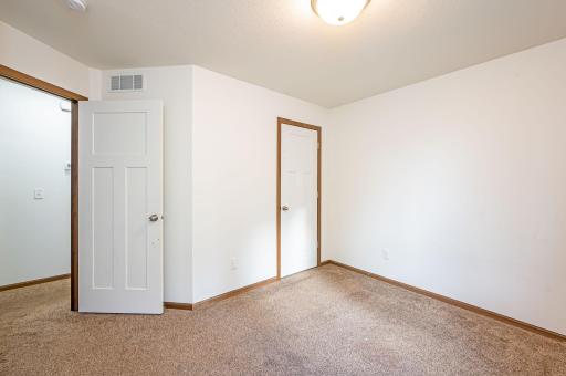1104 Heron Dr Mankato Mn-33.jpg