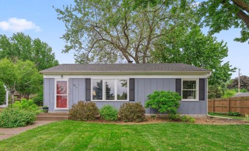 2918 Asbury Street, Roseville, MN 55113