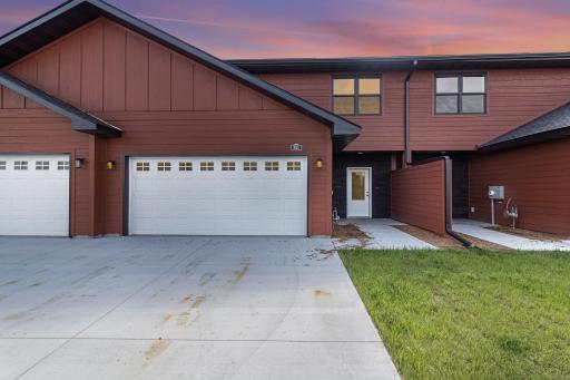 811 Viburnum Street, Belle Plaine, MN 56011