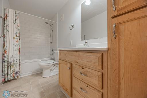 838 8th Avenue E, West Fargo, ND 58078
