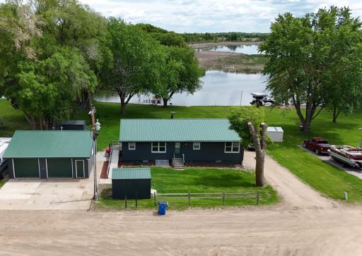 Maintenance free exterior on the lake!.JPG