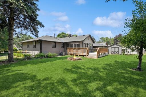 1193 Greystone Avenue N, Oakdale, MN 55128