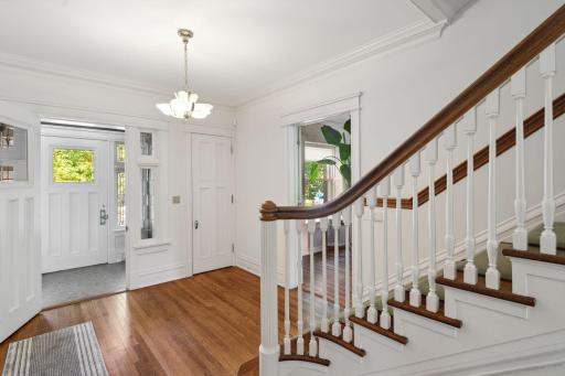 226 Grotto Street S, Saint Paul, MN 55105