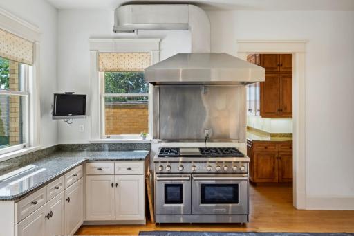 226 Grotto Street S, Saint Paul, MN 55105