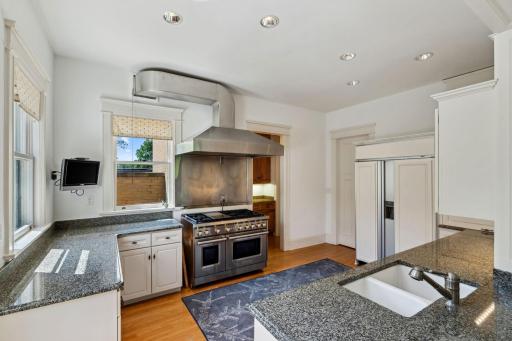 226 Grotto Street S, Saint Paul, MN 55105