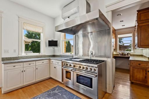 226 Grotto Street S, Saint Paul, MN 55105