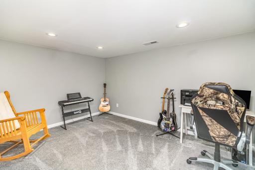 609 4th Street NE, Montgomery, MN 56069
