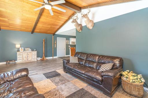 609 4th Street NE, Montgomery, MN 56069