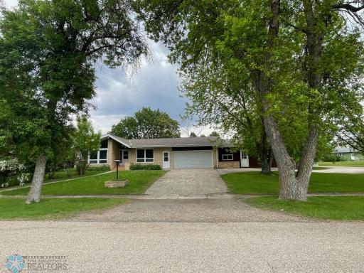 103 4th Street S, Fairmount, ND 58030