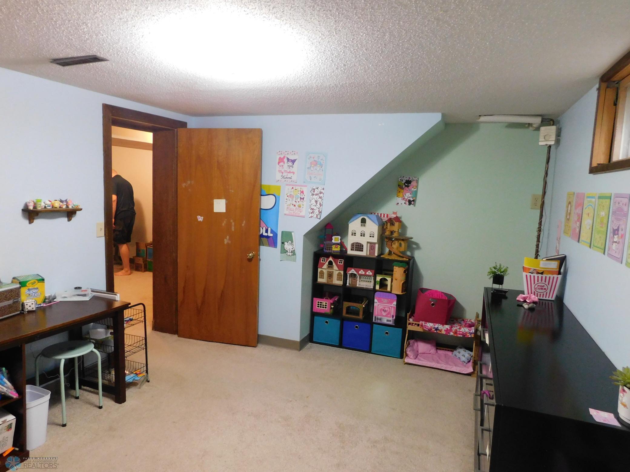 basement bedroom