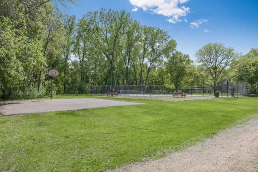 212 W Eagle Lake Drive, Maple Grove, MN 55369