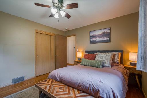 7-web-or-mls-First Person Visuals 812 17th St_06.jpg