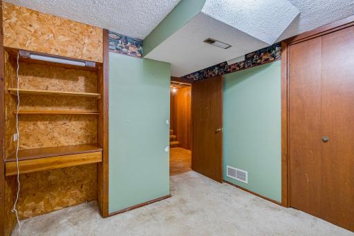 17-web-or-mls-First Person Visuals 812 17th St_16.jpg