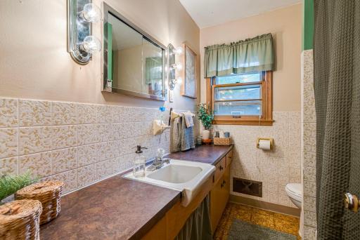 11-web-or-mls-First Person Visuals 812 17th St_10.jpg
