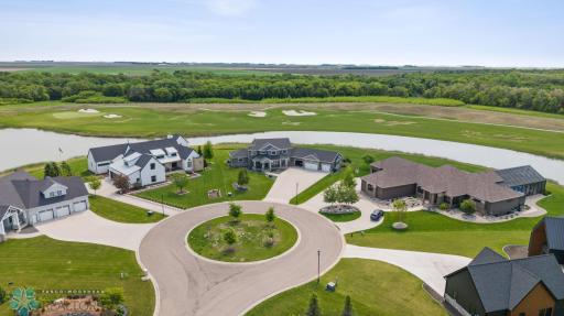 787 Riverbend Road, Oxbow, ND 58047