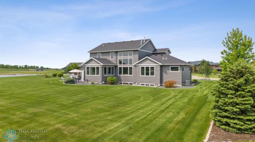 787 Riverbend Road, Oxbow, ND 58047