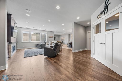 787 Riverbend Road, Oxbow, ND 58047