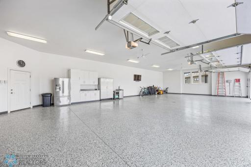 787 Riverbend Road, Oxbow, ND 58047