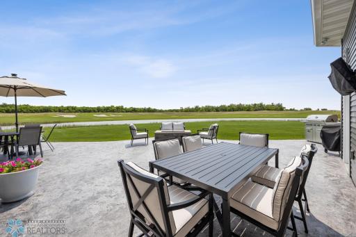 787 Riverbend Road, Oxbow, ND 58047