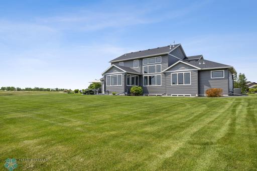 787 Riverbend Road, Oxbow, ND 58047