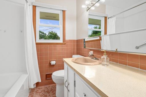 9301 10th Avenue S, Bloomington, MN 55420