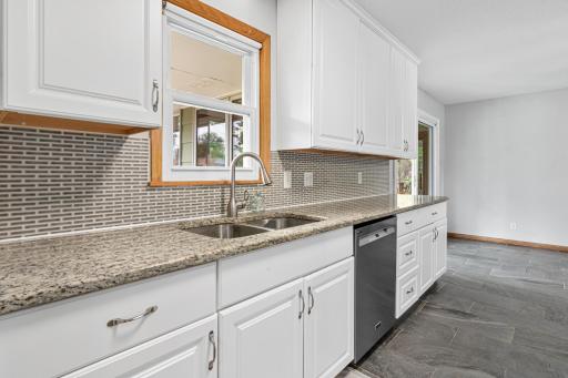 9301 10th Avenue S, Bloomington, MN 55420