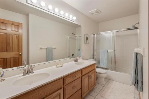 Upper Level Main Bath