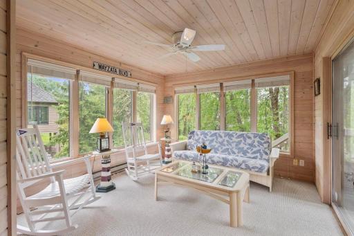 Sunny 4-Season Sunroom