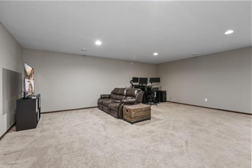 So much space to create your dream entertainment zone!
