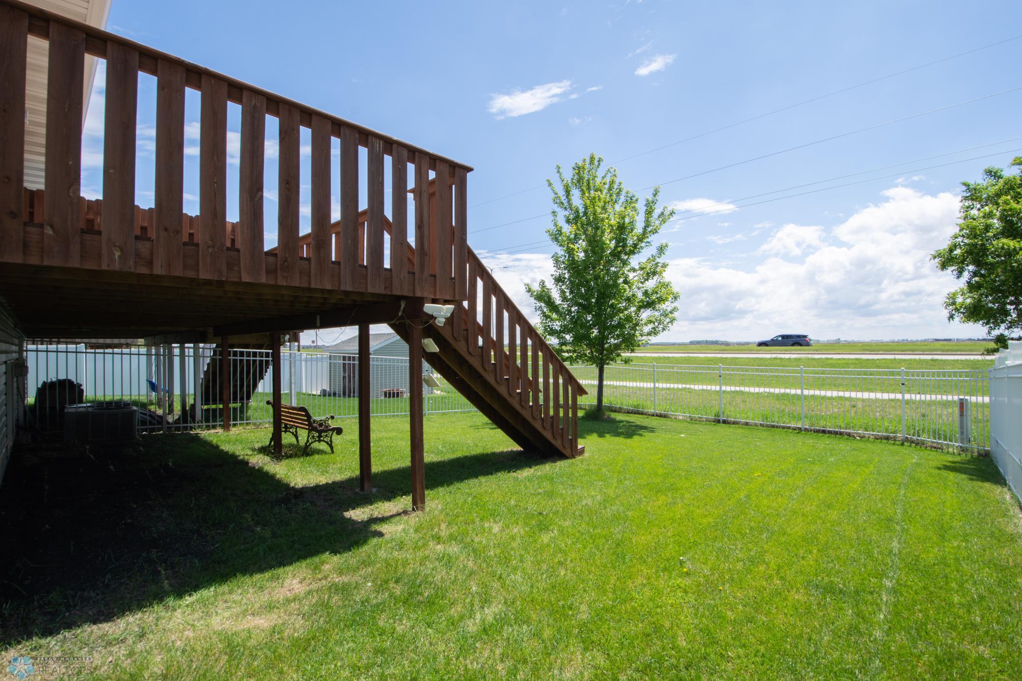 Deck & Yard