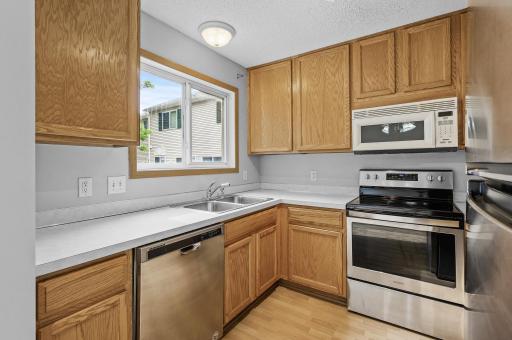 15546 Flyboat Lane, Apple Valley, MN 55124