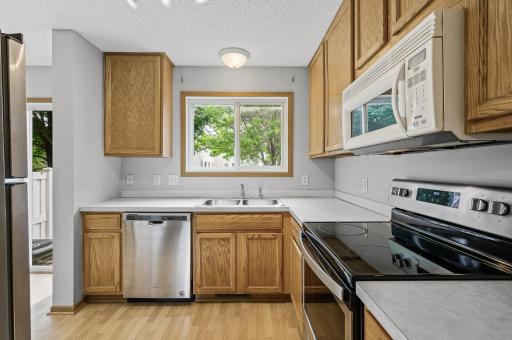 15546 Flyboat Lane, Apple Valley, MN 55124