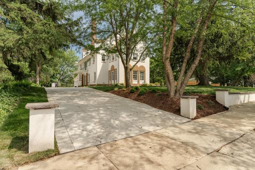 925 6th Street SW, Rochester, MN 55902