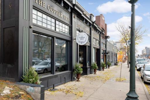 Cooper Hen Restaurant Farmhouse-chic restaurant & cake bakery offering market-to-table cooking, plus beer, wine & coffee.