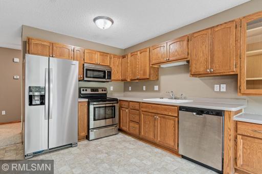 4923 Grenwich Place N, Saint Paul, MN 55128