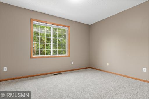 4923 Grenwich Place N, Saint Paul, MN 55128