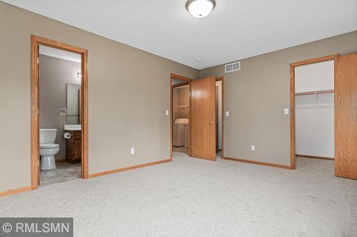 4923 Grenwich Place N, Saint Paul, MN 55128