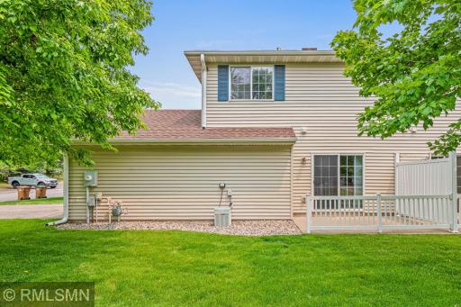 4923 Grenwich Place N, Saint Paul, MN 55128