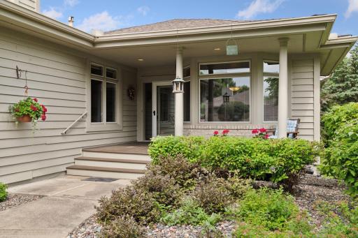 8910 Hilloway Road, Eden Prairie, MN 55347