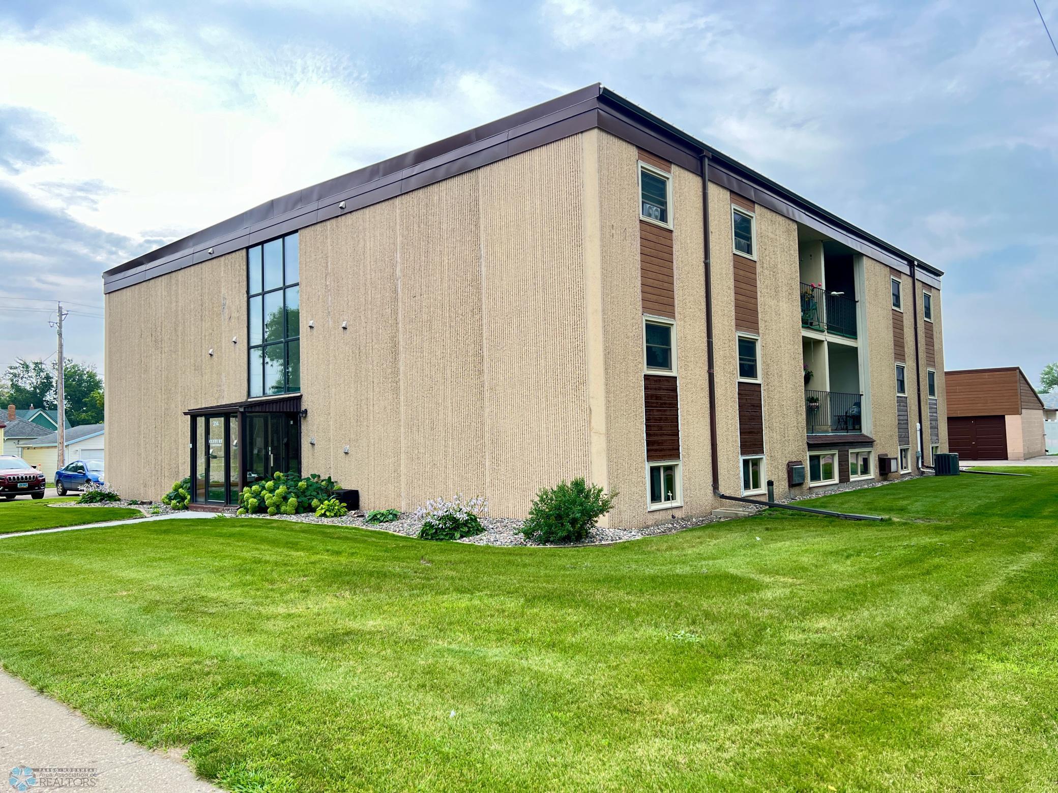 314 4TH Street NE, 10, Valley City, ND 58072