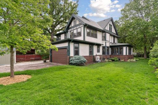 2820 Irving Avenue S, Minneapolis, MN 55408
