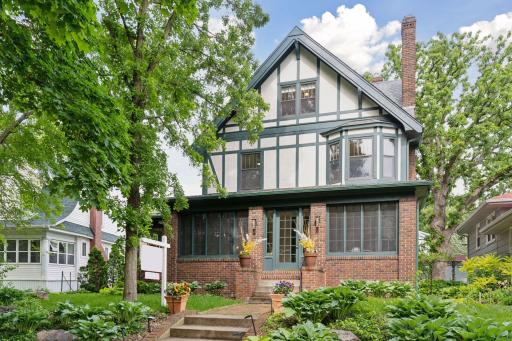2820 Irving Avenue S, Minneapolis, MN 55408
