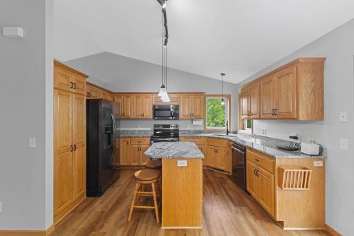 18358 Jenkins Street NE, Cedar, MN 55011